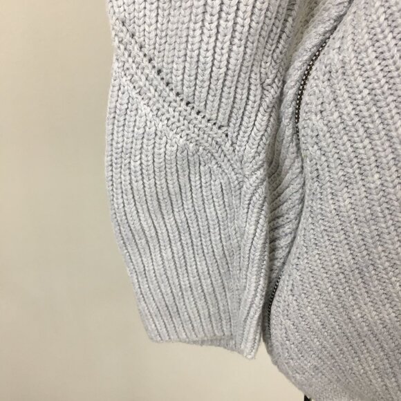 CABI Relaxed Fit Light Gray Zipper Hem Ribbed Knit V Neck Pullover Sweater - Picture 7 of 11